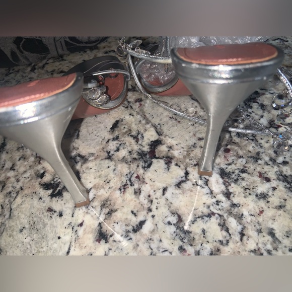 AMINA MUADDI
Tina Leather Embellished Ankle-Wrap Sandals designer luxury $1800 - Picture 13 of 13